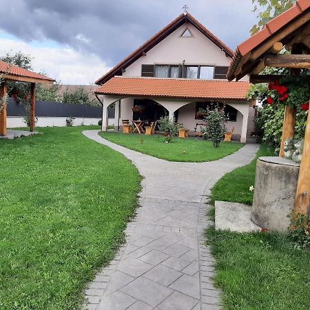 Pensiunea Simona Sîmbăta de Sus المظهر الخارجي الصورة